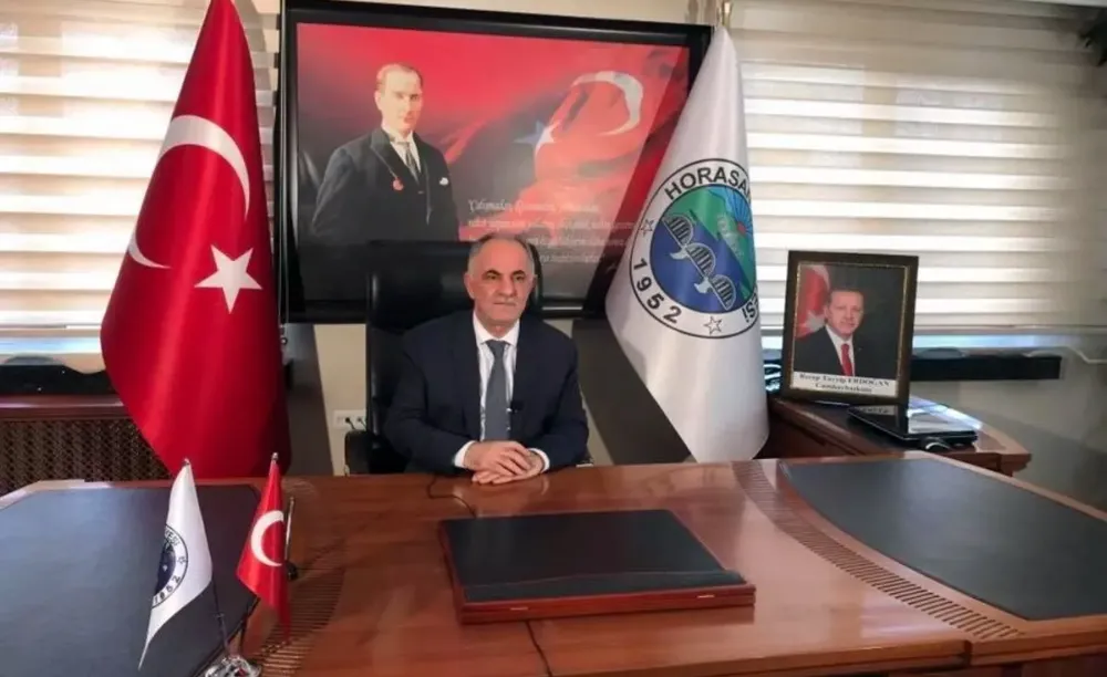 Horasan Belediye Başkanı istifa etti