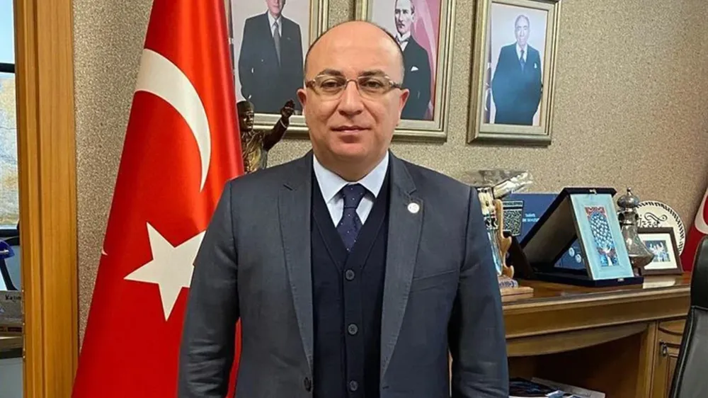 İzzet Ulvi Yönter, Yargıtay dairesinin üyesiyle dostmuş