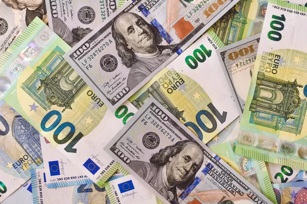 Dolar ve euro da yeni rekor