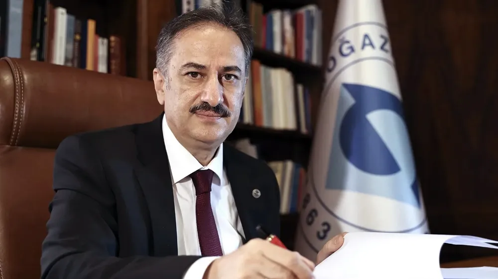 Rektör öğrencilerin bilgilerini danışmanlık şirketine satmış