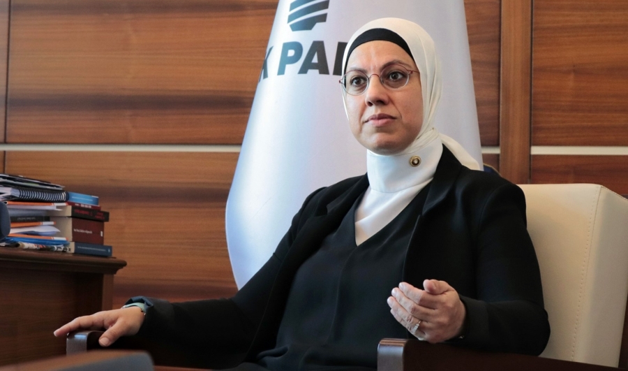 Merve Kavakcı görevden alındı