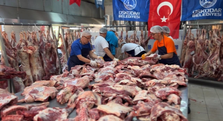 Üsküdar Belediyesi 50 ton kurban eti dağıttı