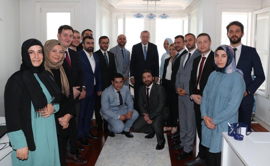 Pelikan grubu Erdoğan’a karşı harekete geçti