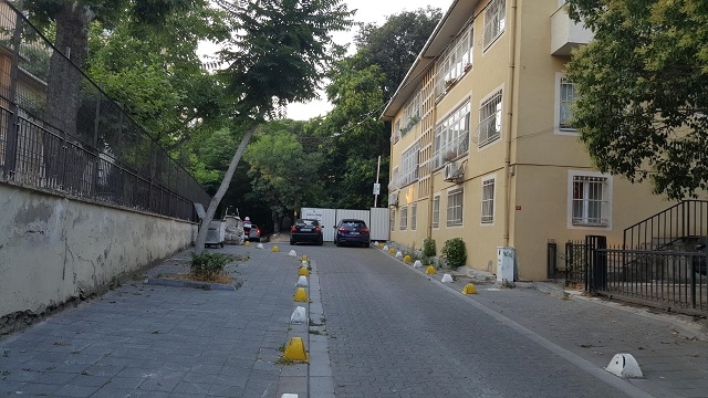 TCDD Lokali yolu 6 aydır moloz dolu
