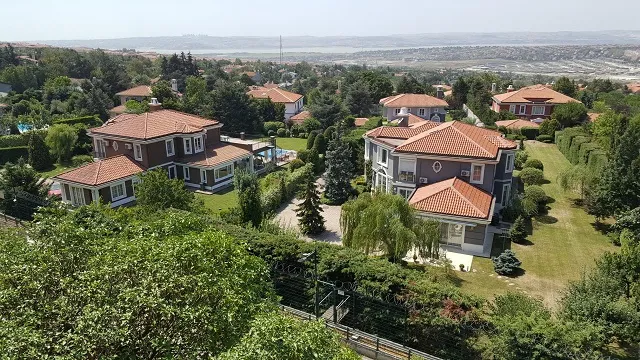 Alkent 2000 de kaçak garajlar yıkılacak