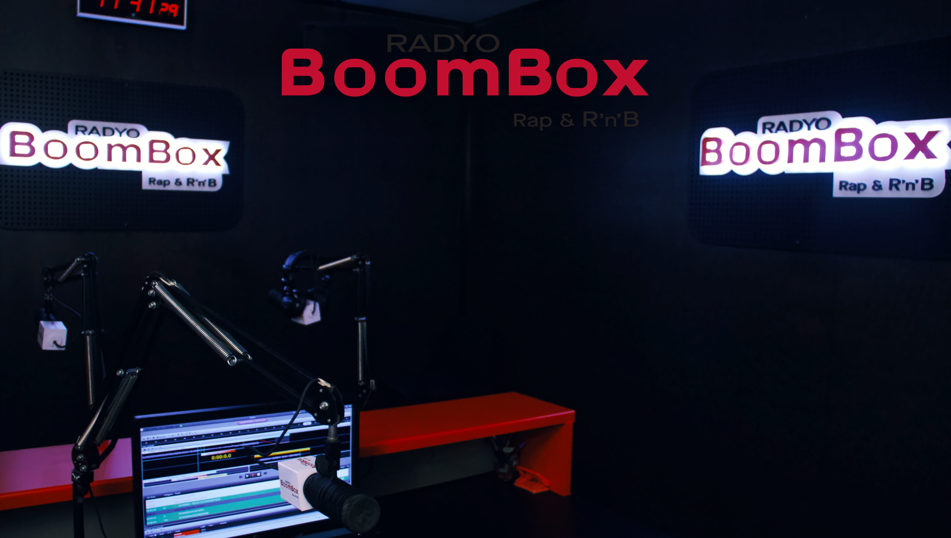 Türkiye’nin Yeni Radyo İstasyonu Radyo BoomBox Yayında!