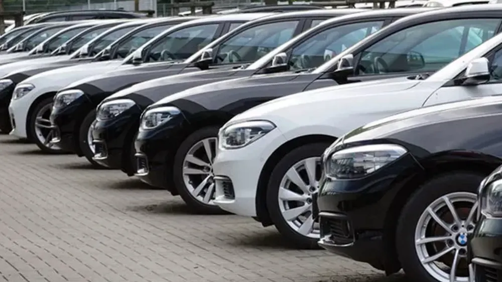 İkinci el otomobil fiyatları yere çakıldı
