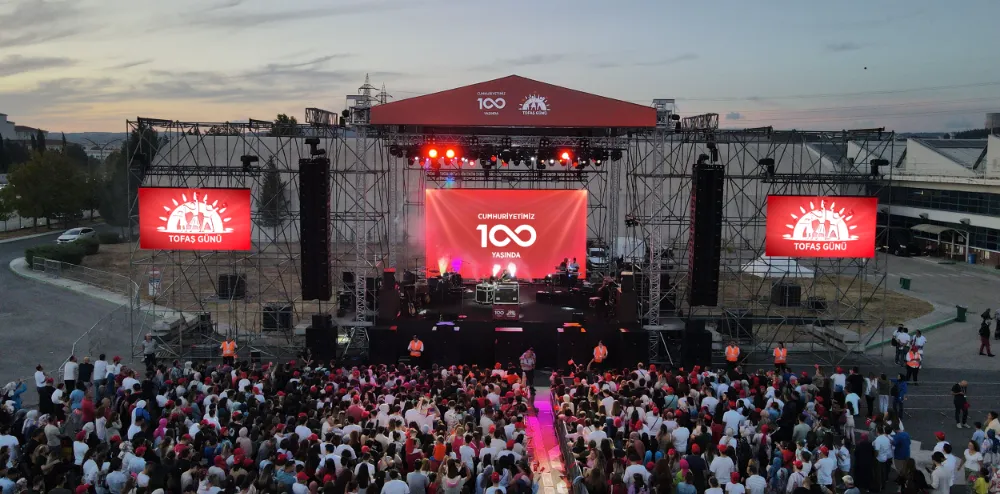 Tofaş çalışanları Cumhuriyet’in 100’üncü yılını kutladı