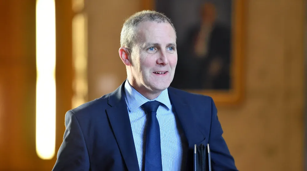İskoçya Sağlık Bakanı internet faturası yüzünden istifa etti