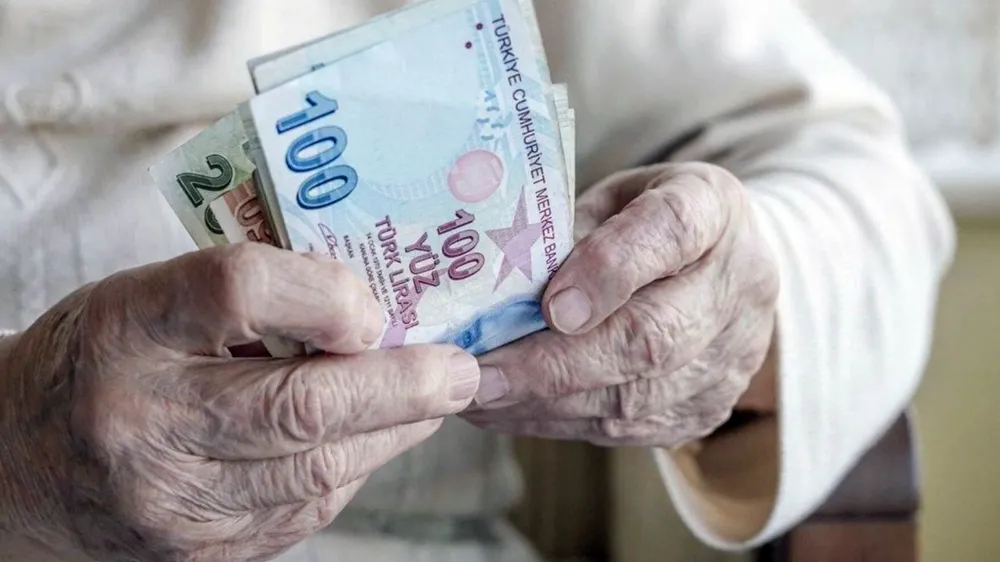 Türkiye’de emekliler çalışmaya mahkûm