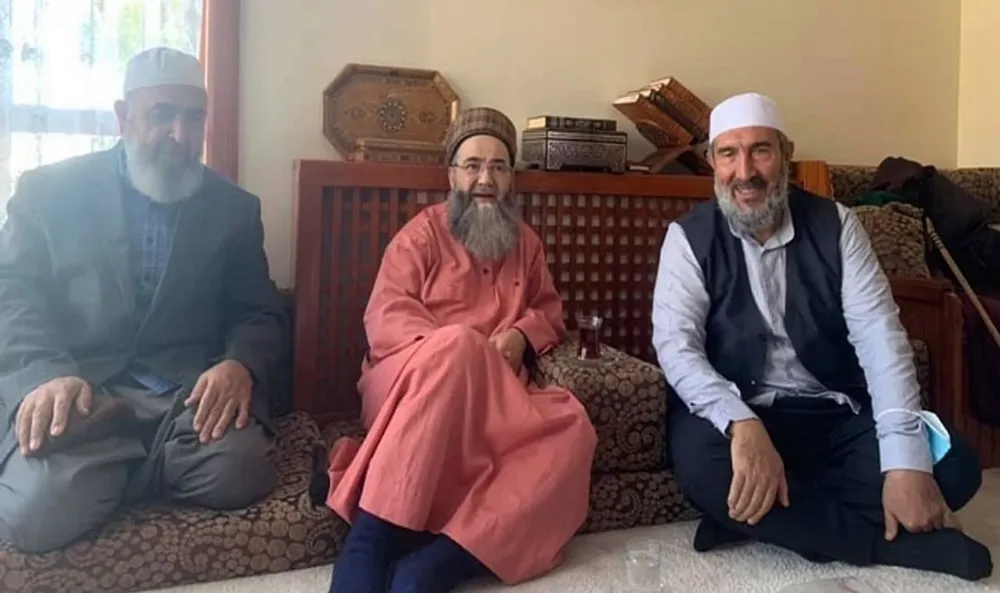 Arapları sevmemek kafirliktir