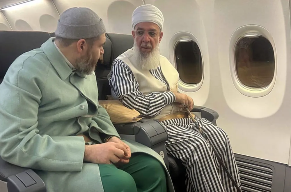 Menzil tarikatında beyin yakan görüntü!