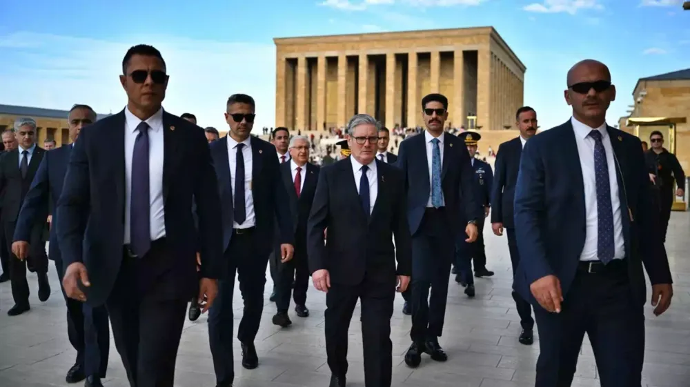 Britanya Başbakanı Starmer