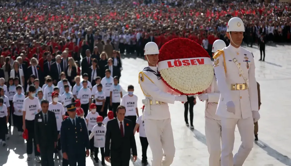 LÖSEV, yaklaşık 100 bin gönüllüyle Anıtkabir