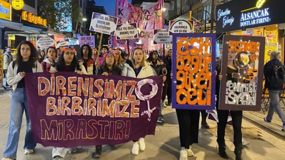 Kadınlar yasaklara rağmen sokaklardan haykırdı