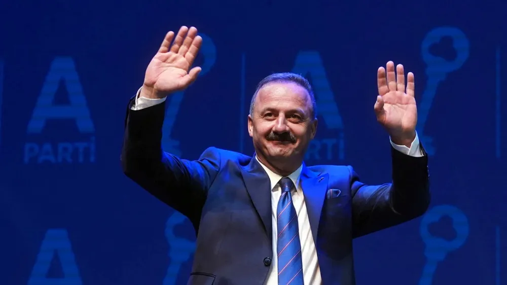 Yavuz Ağıralioğlu cumhurbaşkanlığına adaylığını açıkladı