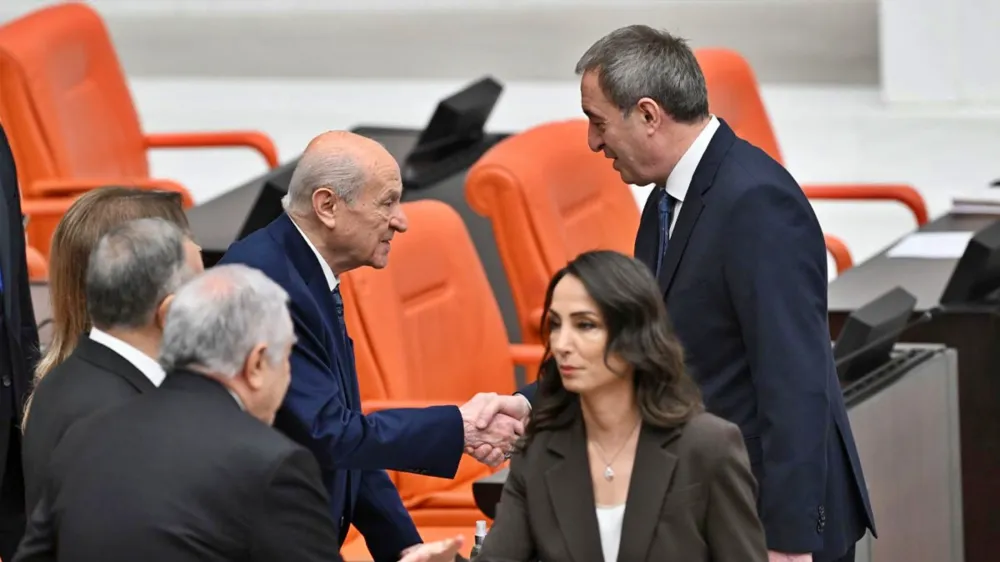  Bahçeli, Tuncer Bakırhan’ı çaya davet etti
