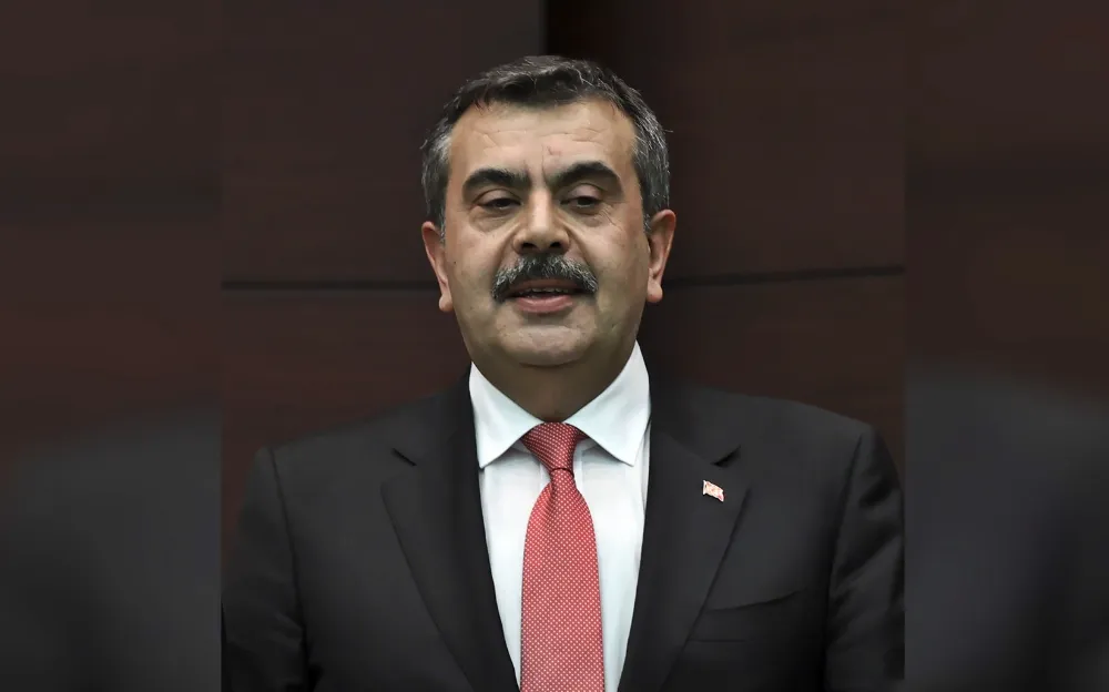 Dünyaya yön verebilecek bir kuşak yetiştirelim istiyoruz
