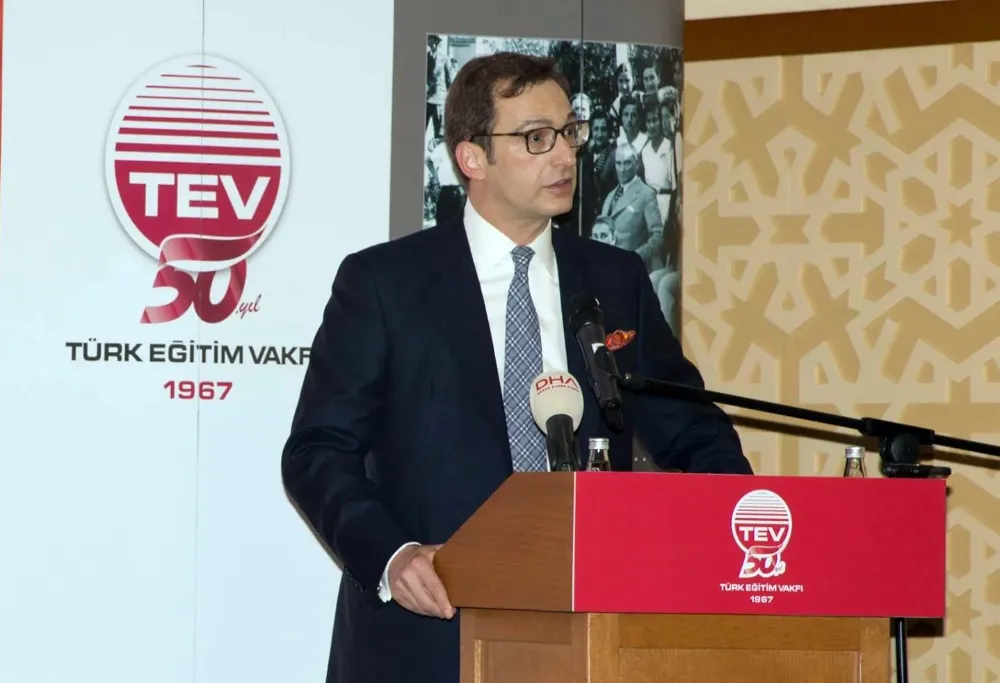 Atatürk çizgisinden şaşmamamız gerekiyor
