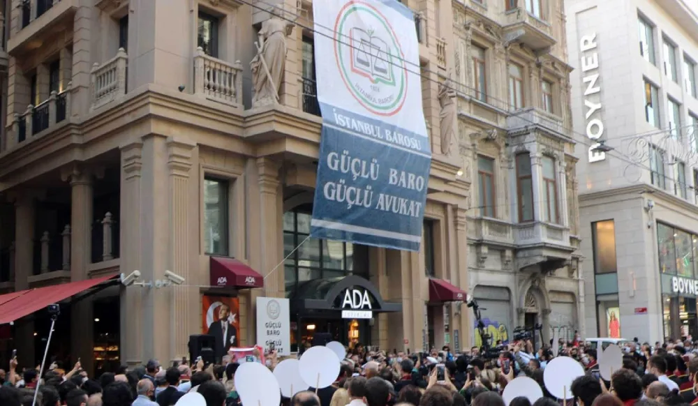 İstanbul Barosu yöneticileri görevden alındı