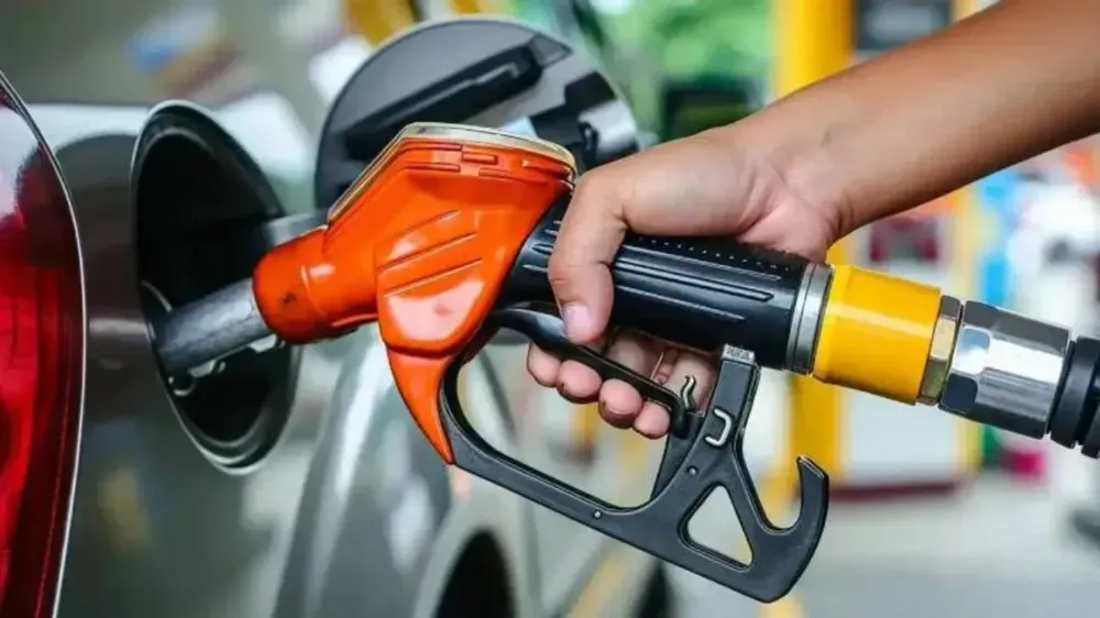 Benzine yine zam