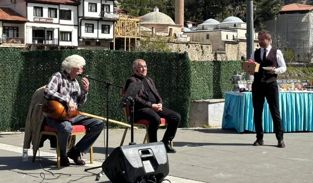 Ramis Topal Canlı Yayınında Amasya’yı Tanıttı