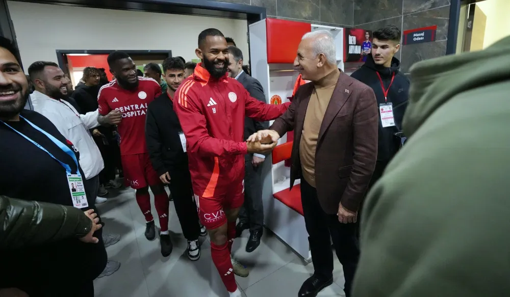 Ümraniyespor Play Off yolunda