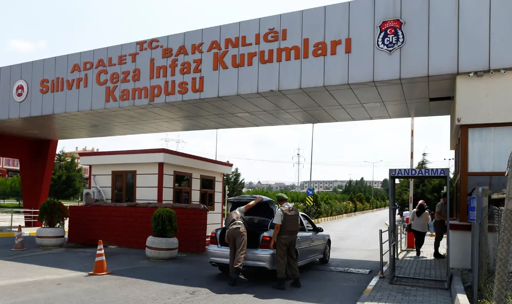 Yatacak yer kalmayan Silivri Cezaevi
