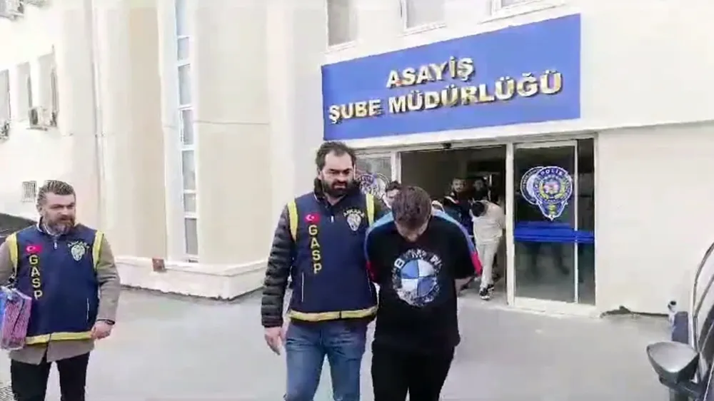 Bu sefer de fuhuş tuzağı ile dolandırdılar
