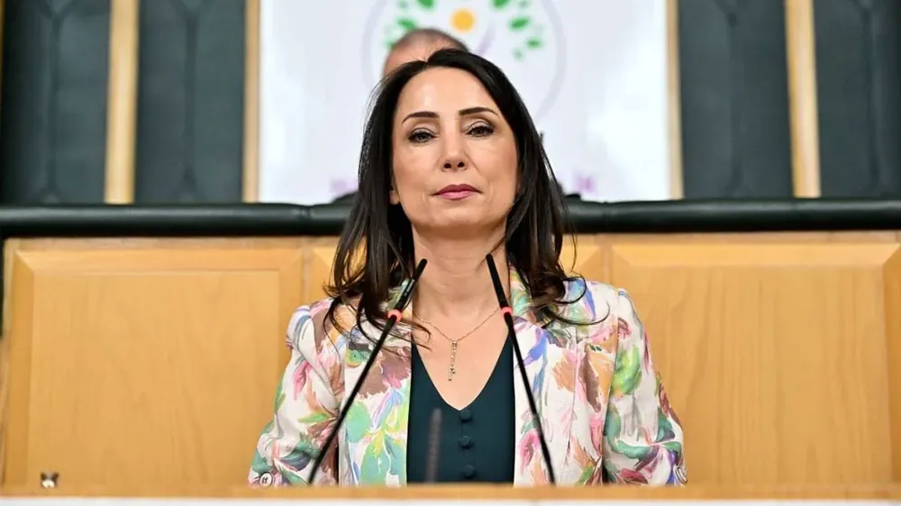 Ülkedeki hukuksuzluklar sürece gölge düşürüyor