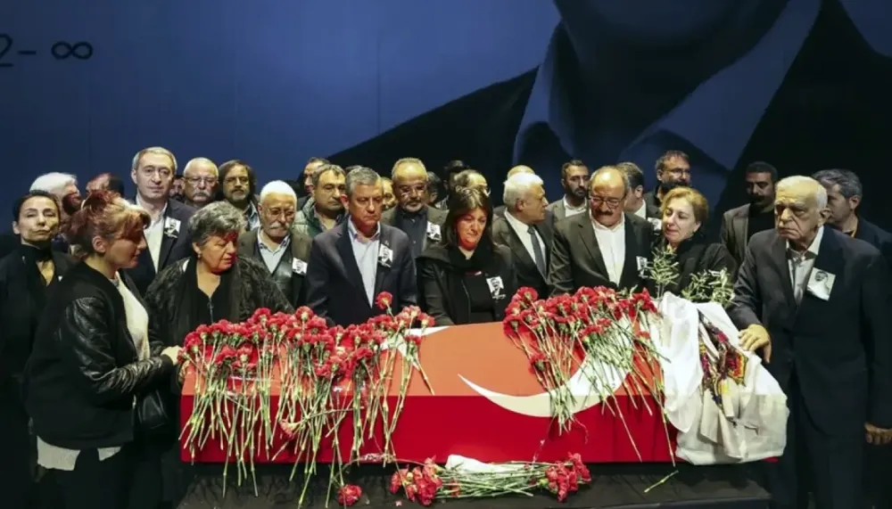 Sırrı Süreyya Önder son yolculuğuna uğurlandı