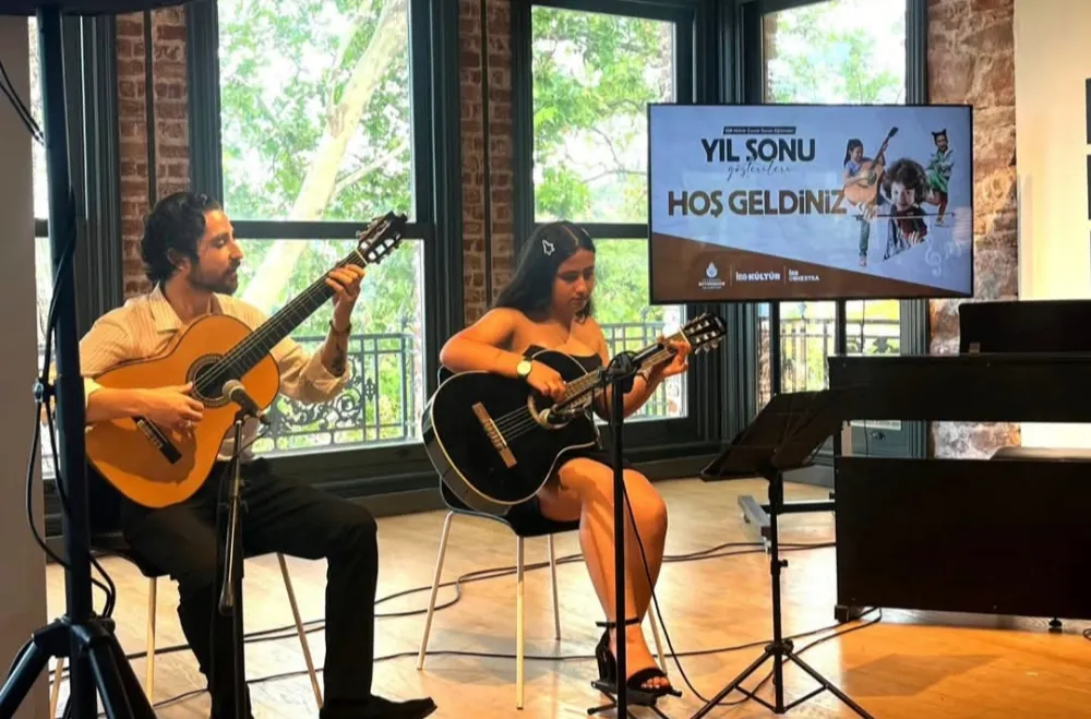 Taş Mektep’te Çocukların Yıl Sonu Sanat Gösterisi Coşkuyla Gerçekleşti