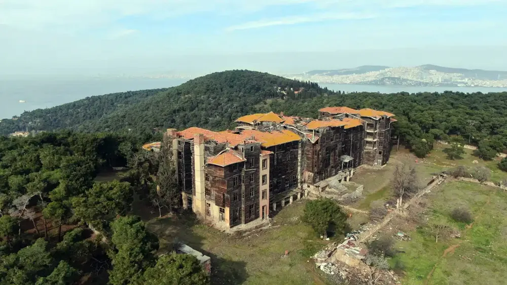 Rum Yetimhanesi otel oluyor!