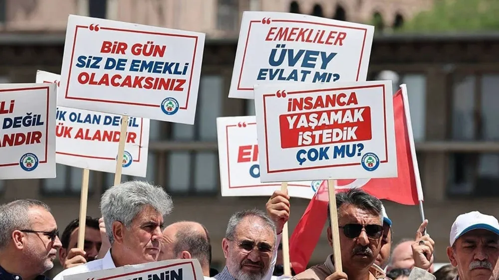 Bankalar emekli maaşına bloke koyabilecek