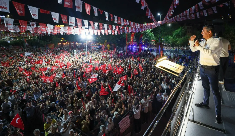 Hepimizin cebinden 10 çeyrek altın çaldılar