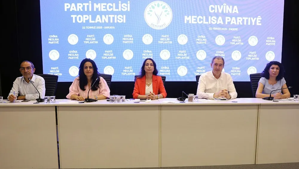 Sürecin güven inşa eden demokratik adımlara ihtiyacı var