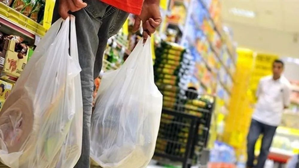 Zincir marketlere poşet yaptırımı, ekonomik külfet yaratan bir dayatma