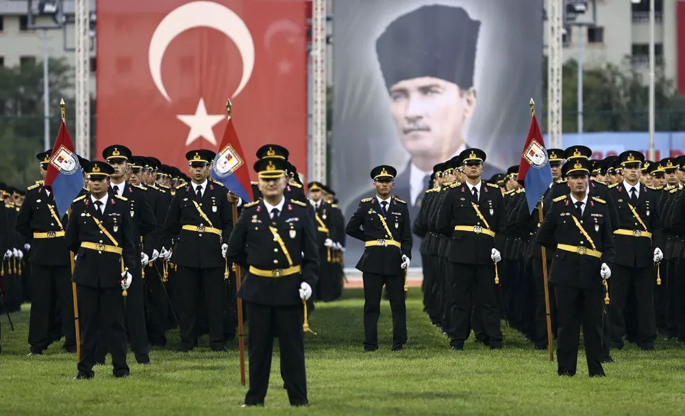 Subay ve astsubayların diplomaları acilen incelenmeli