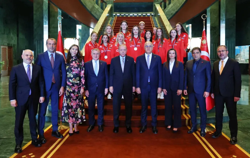 Sizin her başarınız çocuklarımıza örnek ve ilham kaynağı oluyor