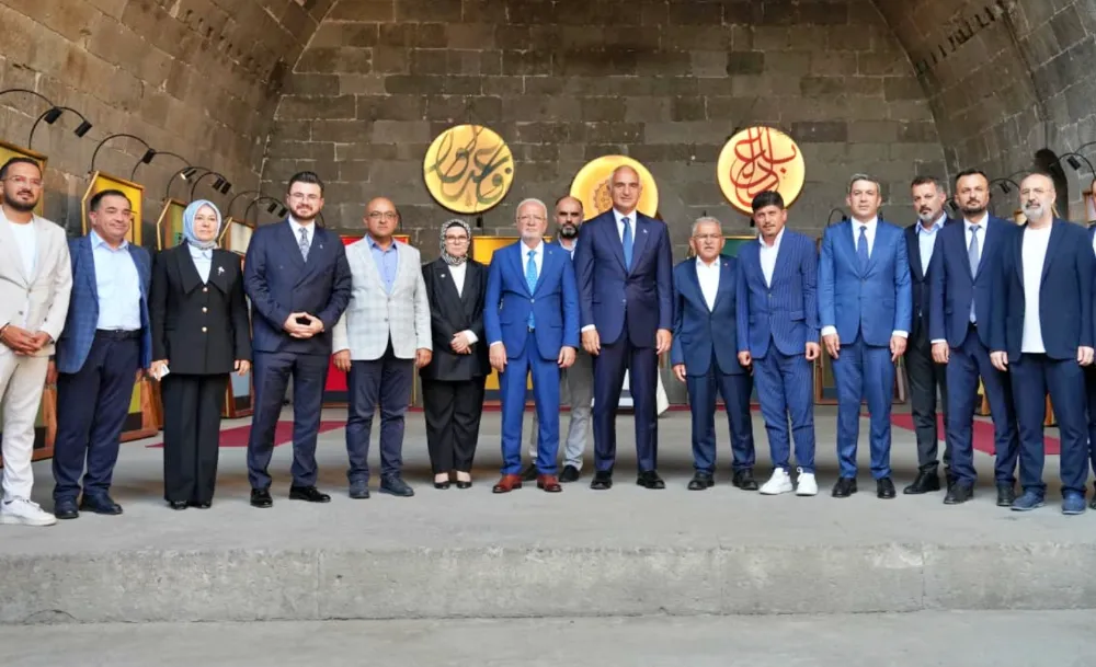 Âdil-i Mutlak Hat Eserleri Sergisi Kayseri’de Sanatseverlerle Buluştu