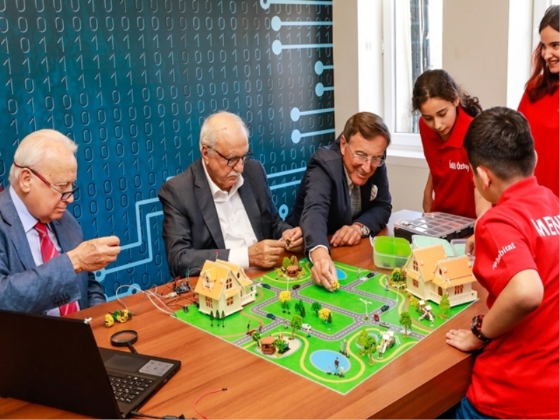 Çocuklardan mentorluk aldılar