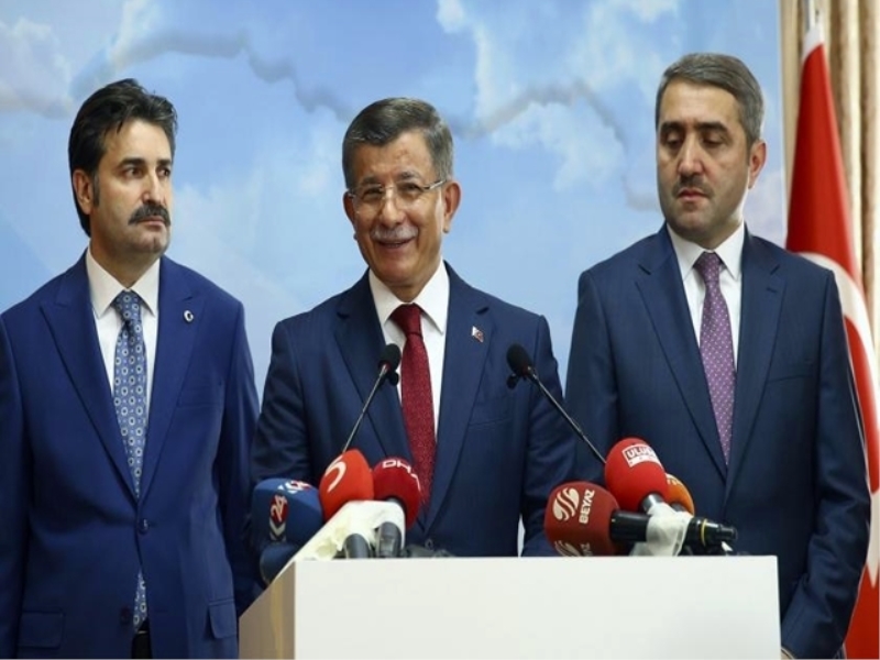 Ahmet Davutoğlu istifa etti