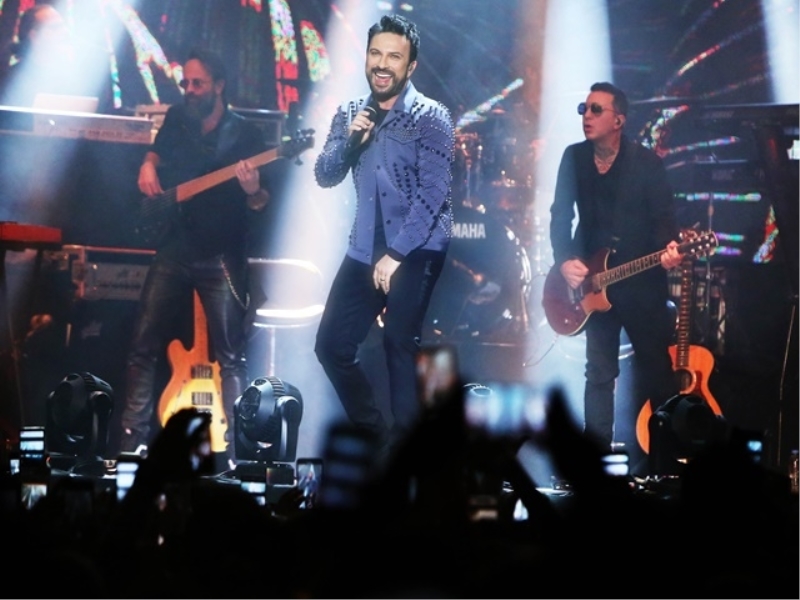 Tarkan konserlerle avrupa turnesi’nde