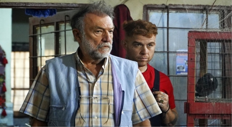 Gökhan Özoğuz tamirci çırağı oldu