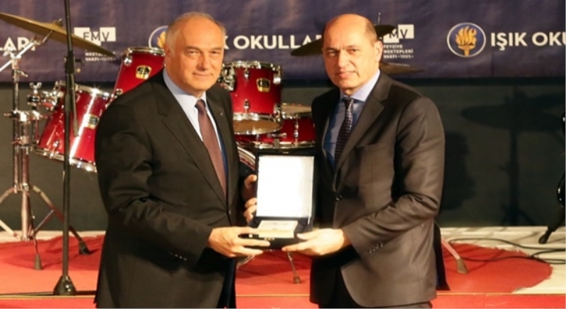 Işıklı sporculara ödül yağdı