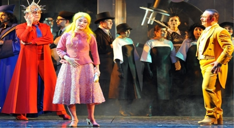 İstanbul Devlet Opera ve Balesi FAUST sahneliyor