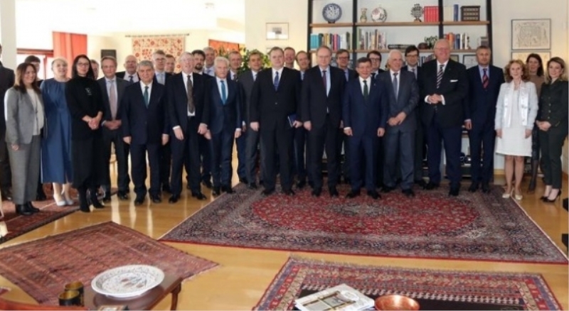 Davutoğlu AB büyükelçileri ile görüştü