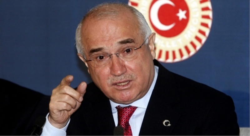 Cemil Çiçek de Barış Pehlivan için tepki gösterdi