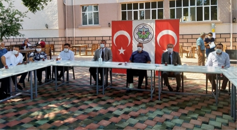 Protokol bayramlaşma töreninde buluştu