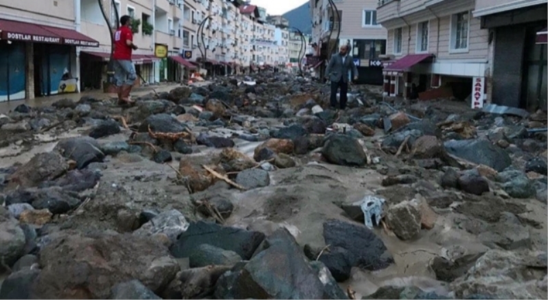 Giresun’daki selzedelere Kızılay desteği